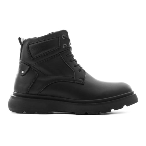 Leather boot in Black