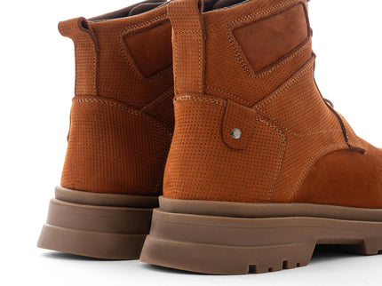 Leather boot in brown