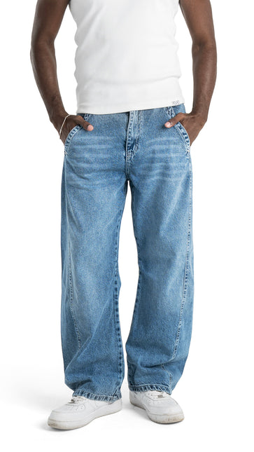 Relaxed Fit Wide-Leg Jeans