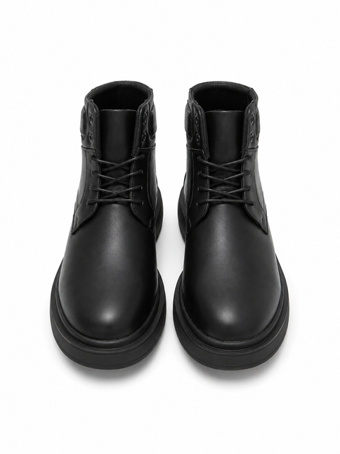 Leather boot in Black