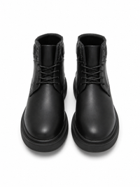 Leather boot in Black