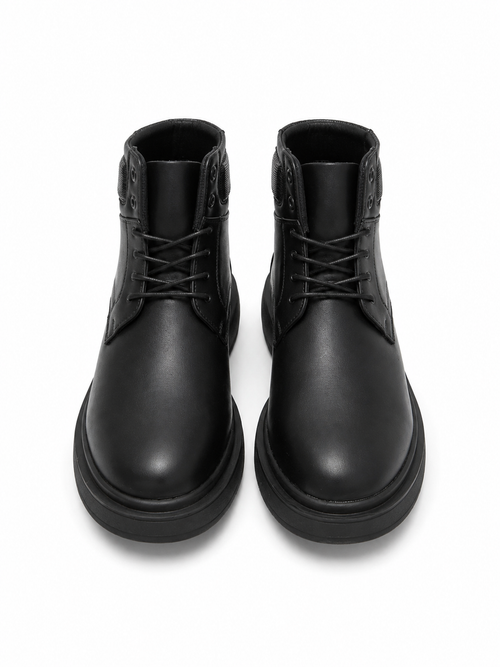 Leather boot in Black