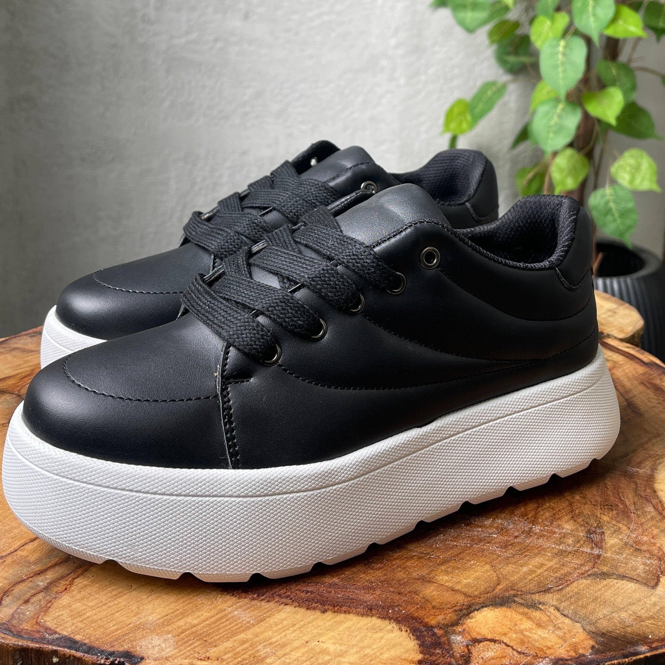 Chunky Platform Sneakers – Black & White