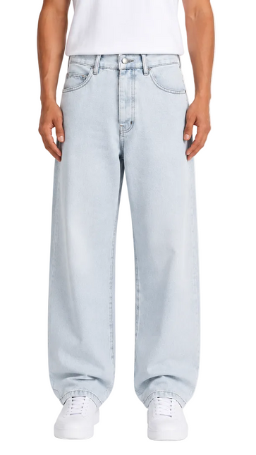 Relaxed Wide Leg Jeans