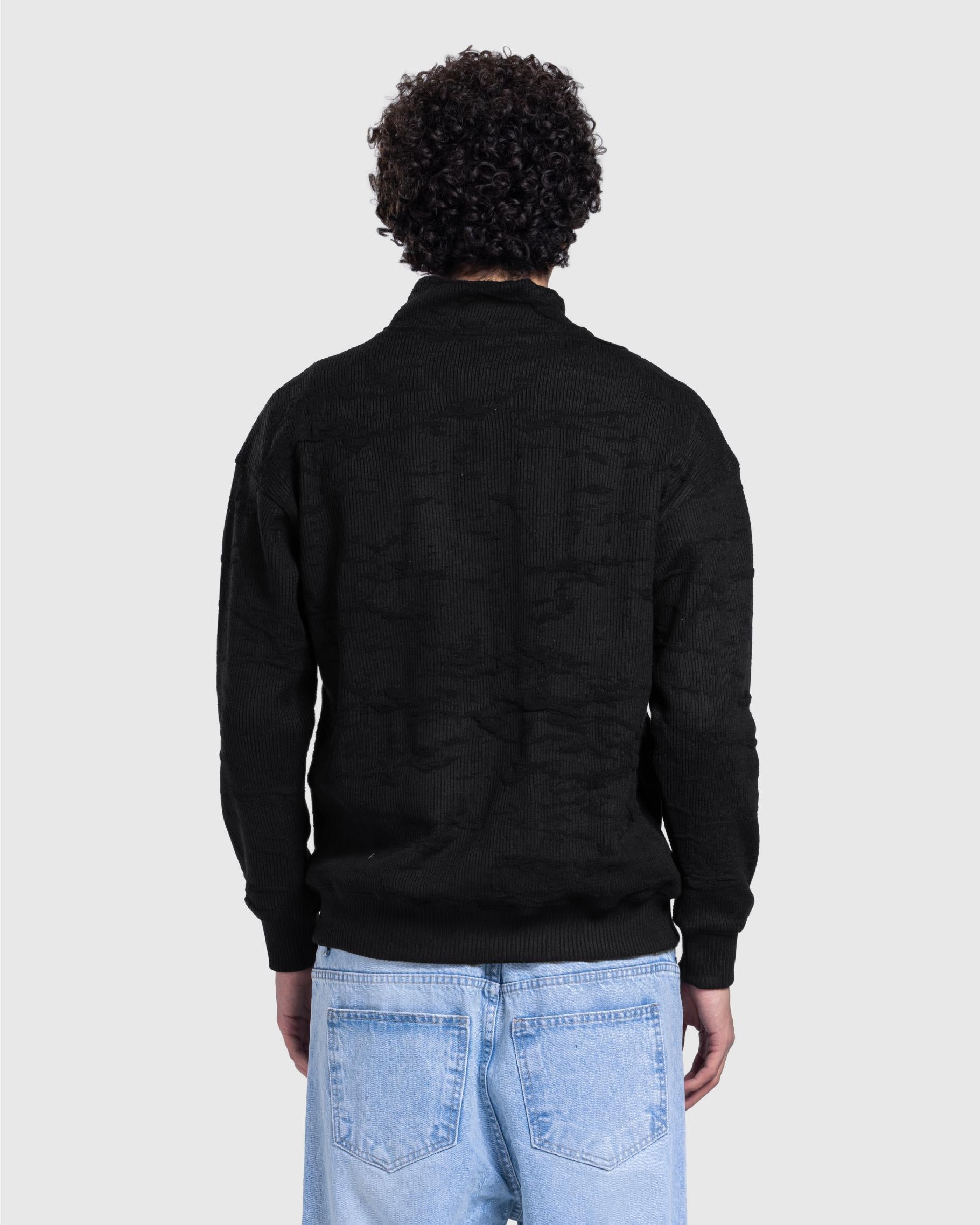 Black patterned Q-ZIP